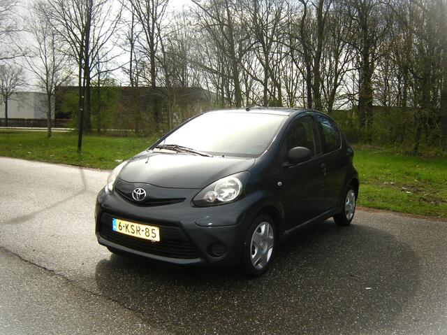 Toyota Aygo 1.0 VVT-i Comfort 5 Drs . Airco . Elec ramen . enz
