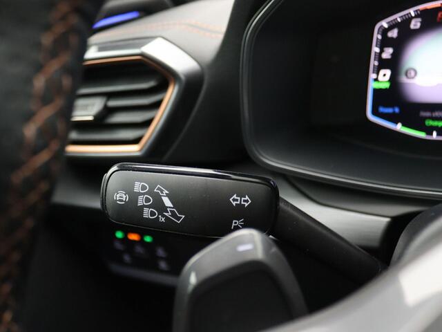 Cupra Formentor 1.4 e-Hybrid Business 204PK DSG Panoramadak, Achteruitrijcamera, Keyless, Side assist, Alarm, 19'' lichtmetaal, Elek. achterklep