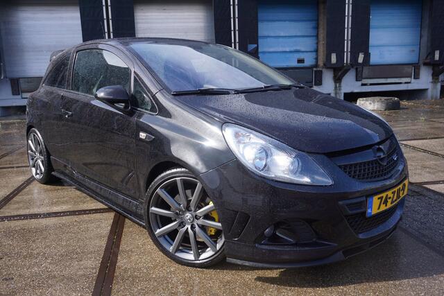 Opel Corsa 1.6-16V T OPC  280 PK 