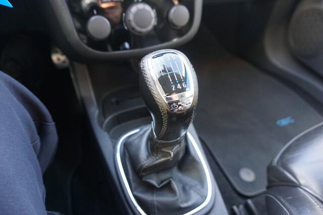 Opel Corsa 1.6-16V T OPC  280 PK 