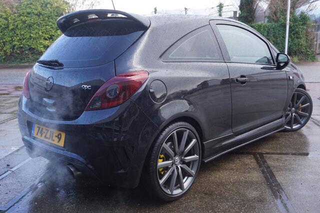 Opel Corsa 1.6-16V T OPC  280 PK 