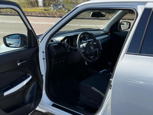 Suzuki Swift 1.2 CARBON EDITION 17 INCH SELECT CRUISECONTROL CARPLAY