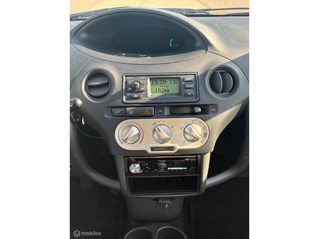 Toyota Yaris 1.3 VVT-i AIRCO 3-DEURS VOLLEDIG ONDERHOUD