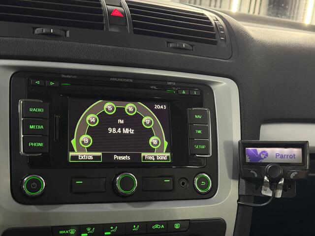 Skoda Octavia Combi 1.4 TSI Ambition Business Line Xenon | Park Sensor | Navi | Trekhaak | Nap | Boekjes