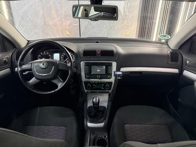 Skoda Octavia Combi 1.4 TSI Ambition Business Line Xenon | Park Sensor | Navi | Trekhaak | Nap | Boekjes