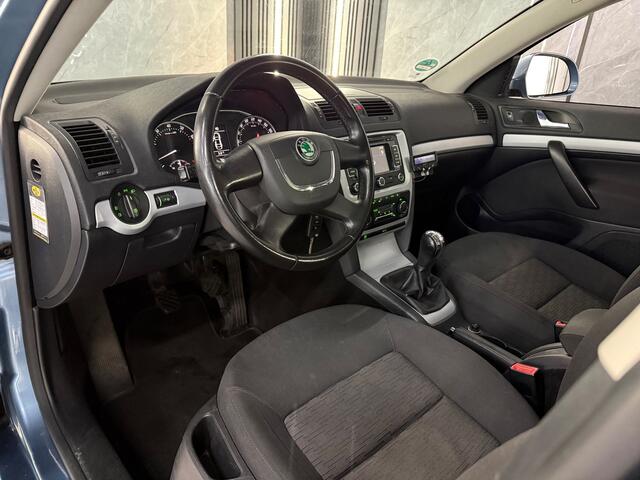 Skoda Octavia Combi 1.4 TSI Ambition Business Line Xenon | Park Sensor | Navi | Trekhaak | Nap | Boekjes