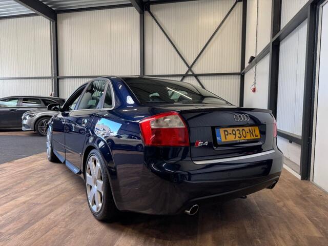 Audi A4 Avant 4.2 V8 quattro S4