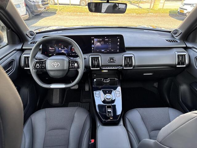 Toyota Urban CRUISER Executive 61 kWh CELESTIAL BLUE/ E AUTO