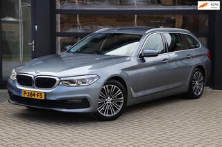 BMW 5-SERIE Touring 530d xDrive High Executive | Dealer Onderhouden | Apple Carplay | Pano | Harman/Kardon | Memory | Ambient