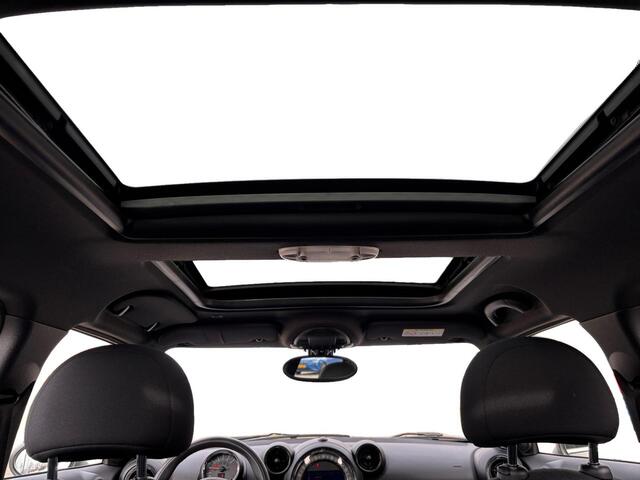 Mini Countryman 1.6 John Cooper Works ALL4 Chili | Pano-dak | Navigatie | 18 Inch | Sportstoelen | Stoel- voorruitverw. |