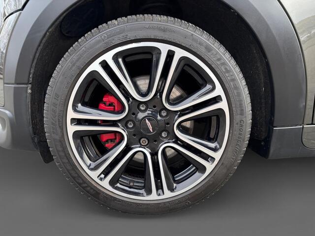 Mini Countryman 1.6 John Cooper Works ALL4 Chili | Pano-dak | Navigatie | 18 Inch | Sportstoelen | Stoel- voorruitverw. |