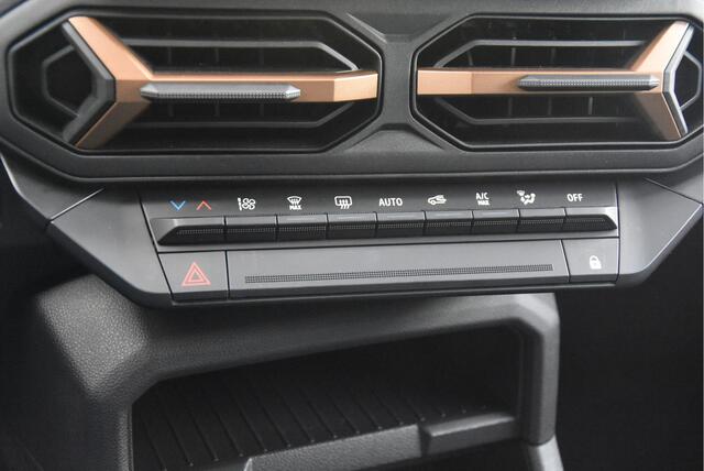Dacia Duster 1.6 Hybrid 140 Extreme |  |