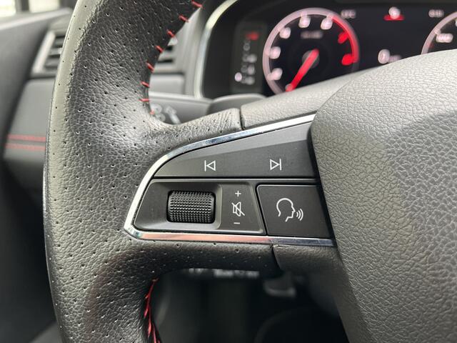 Seat Arona 1.0 TSI FR / Digitaal dashboard / Navigatie / App connect / Camera / Parkeersensoren V+A /