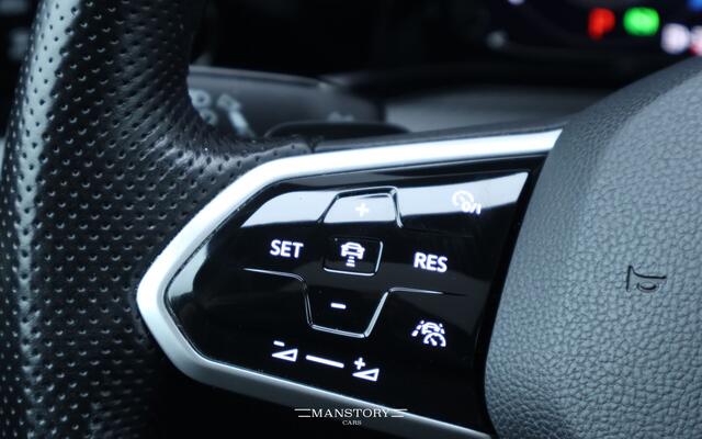 Volkswagen Golf 1.5 eTSI R-line |Pano | Automaat | Stoelver