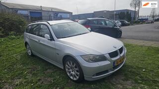 BMW 3-SERIE Touring 318i