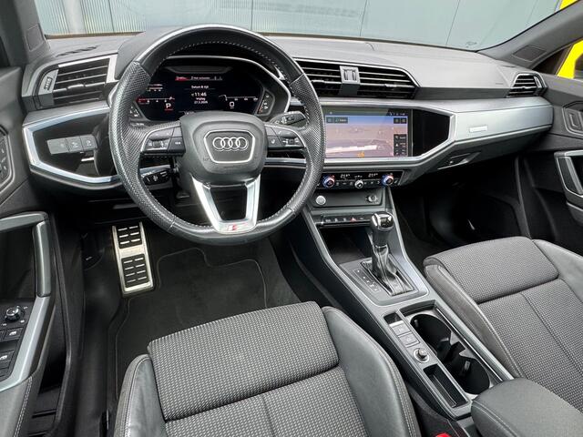 Audi Q3 35 TFSI S Line Edition  Panorama  Trekhaak  Stoelverwarming  Camera 