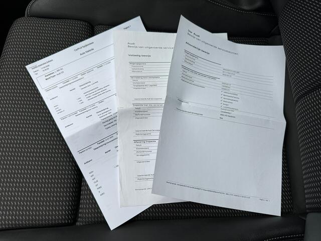 Audi Q3 35 TFSI S Line Edition  Panorama  Trekhaak  Stoelverwarming  Camera 