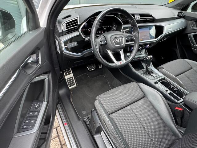 Audi Q3 35 TFSI S Line Edition  Panorama  Trekhaak  Stoelverwarming  Camera 