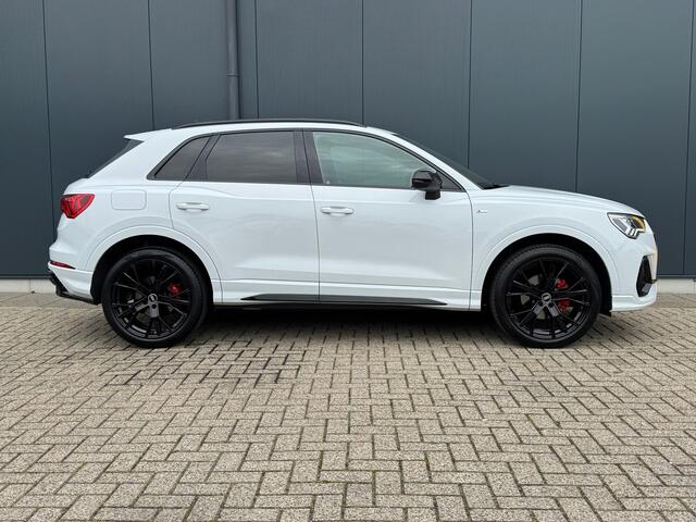 Audi Q3 35 TFSI S Line Edition  Panorama  Trekhaak  Stoelverwarming  Camera 