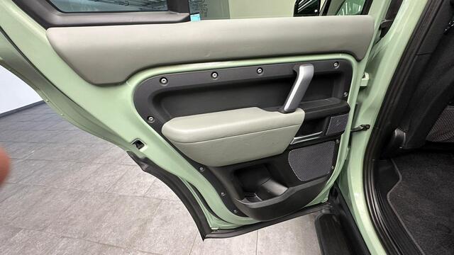 Land Rover Defender 110 3.0i MHEV P400 110 75th Limited URBAN Edition 1 of 1000 World Wide.