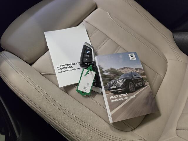 BMW X3 xDrive30e M-sport | Panoramadak | Laser Light | Leer | Head-up | Open dak |