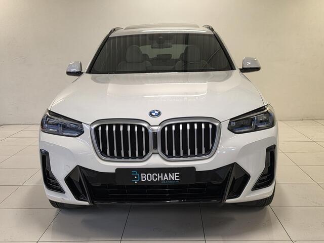 BMW X3 xDrive30e M-sport | Panoramadak | Laser Light | Leer | Head-up | Open dak |