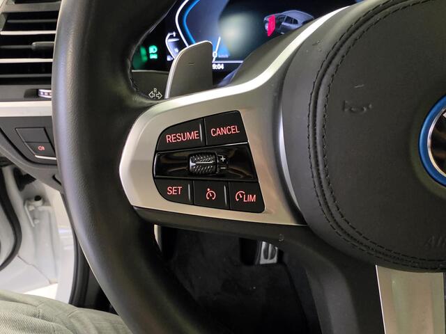 BMW X3 xDrive30e M-sport | Panoramadak | Laser Light | Leer | Head-up | Open dak |
