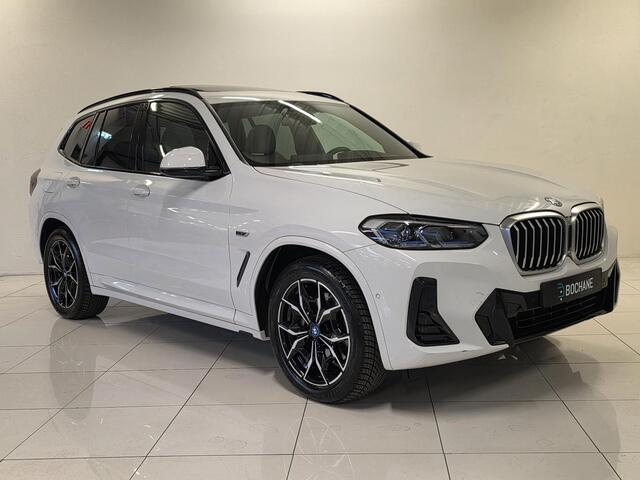 BMW X3 xDrive30e M-sport | Panoramadak | Laser Light | Leer | Head-up | Open dak |