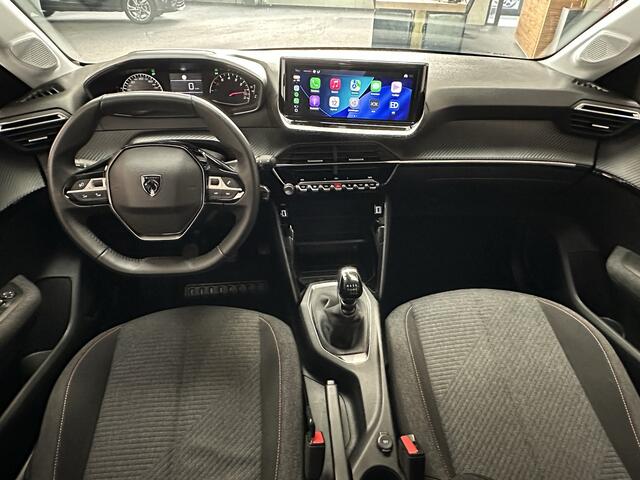 Peugeot 208 1.2 STYLE 100PK MODEL 2025 NAVIGATIE CRUISE CONTROL APPLE CARPLAY/ANDROID AIRCO BLUETOOTH TELEFOON RIJSTROOKSENSOREN PDC ZEER MOOI 