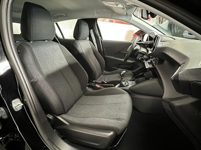 Peugeot 208 1.2 STYLE 100PK MODEL 2025 NAVIGATIE CRUISE CONTROL APPLE CARPLAY/ANDROID AIRCO BLUETOOTH TELEFOON RIJSTROOKSENSOREN PDC ZEER MOOI 
