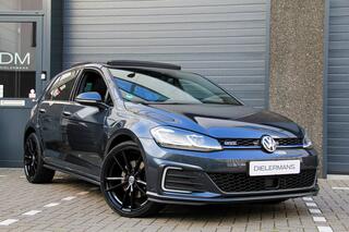 VOLKSWAGEN GOLF 1.4 TSI DSG GTE Panorama dak | Full LED matrix | Keyless | 19