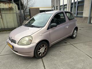 TOYOTA YARIS 1.0-16V VVT-i Luna