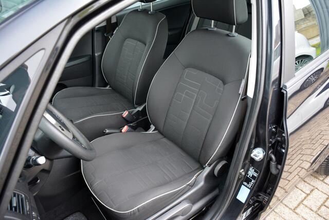 KIA Venga 1.4 CVVT Seven  Airco  Navi  Camera  Cruise  Trekhaak  Goed onderhouden  Nette auto