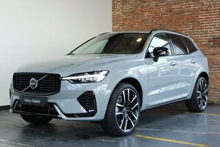 VOLVO XC60 T8 Plug-in hybrid AWD Ultra Black Edition | Bowers & Wilkins Premium Audio | Luchtvering | 22'' Lichtmetalen velgen | Nappa Lederen bekleding | Stoelventilatie | Stoelverwarming | 360� Parkeercamera | Gelamineerde zijruiten |