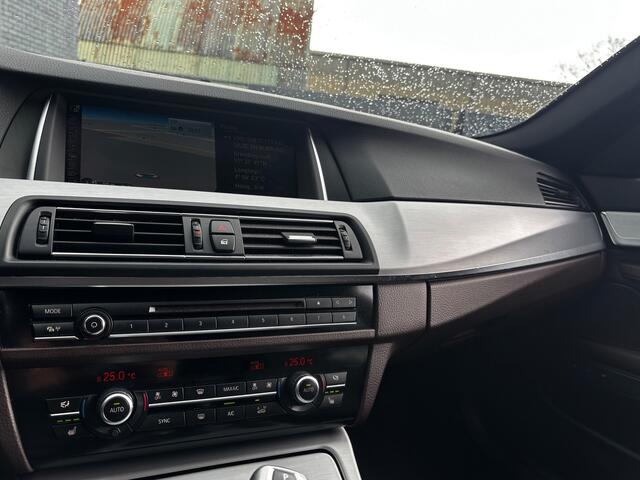 BMW 5-Serie Touring 528i High Executive | 1e Eigenaar | Digital Dash.| 360-camera | NAP