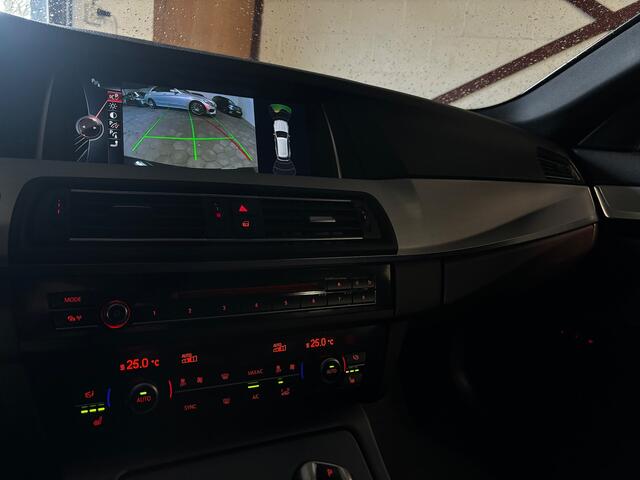 BMW 5-Serie Touring 528i High Executive | 1e Eigenaar | Digital Dash.| 360-camera | NAP