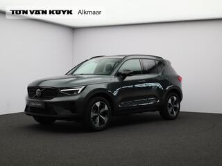 VOLVO XC40 2.0 B4 Plus Dark / Panoramadak / Nubuck Bekleding / Harman Kardon / Elektrische Stoelen / BLIS / Stoel+Stuurverwarming /
