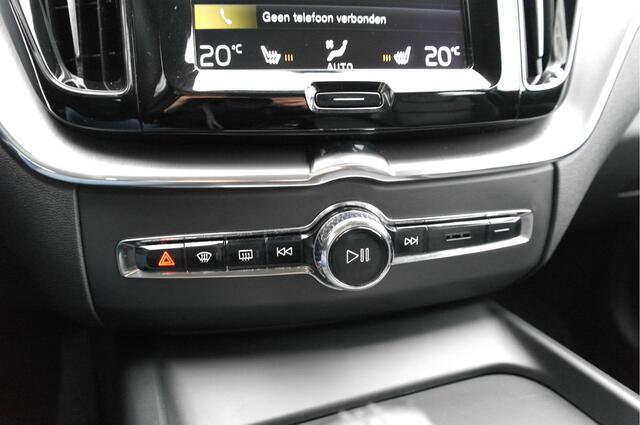 Volvo XC60 2.0 B5 Momentum Pro | NL-Auto | 22'' | Trekhaak | Carplay