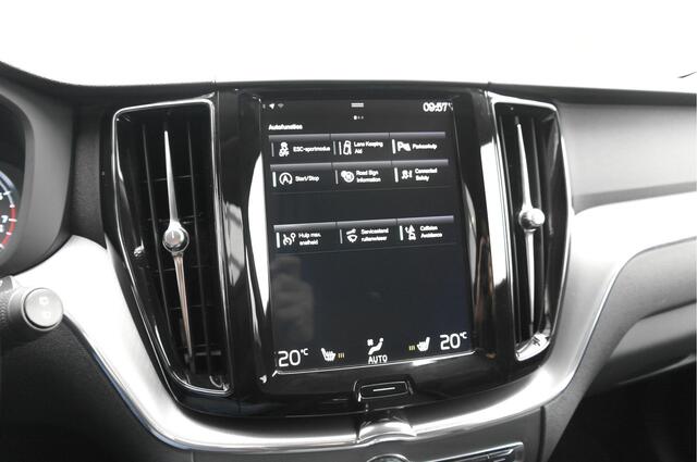 Volvo XC60 2.0 B5 Momentum Pro | NL-Auto | 22'' | Trekhaak | Carplay