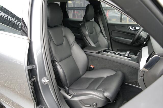 Volvo XC60 2.0 B5 Momentum Pro | NL-Auto | 22'' | Trekhaak | Carplay