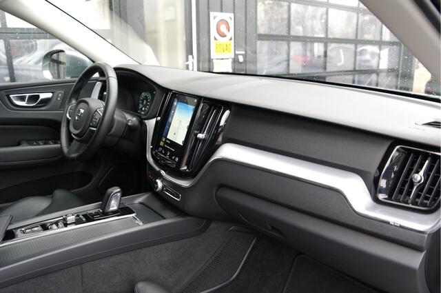 Volvo XC60 2.0 B5 Momentum Pro | NL-Auto | 22'' | Trekhaak | Carplay