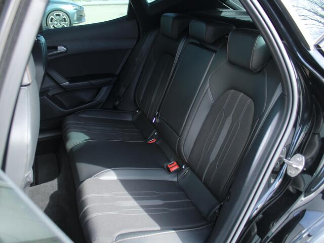 Cupra Formentor 1.4 e-Hybrid Adrenaline | 360� Camera | Navigatie | Stoelverwarming | Stuurverwarming | DAB