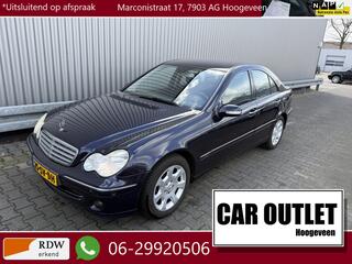 MERCEDES-BENZ C-KLASSE 180 K. Elegance AUTOMAAT, Clima, CC, PDC v/a, LM, Trekh, nw. APK - Inruil Mogelijk -