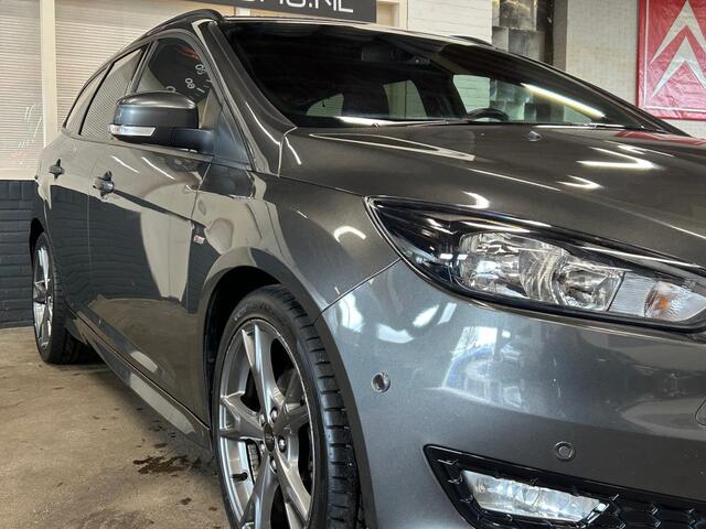 Ford Focus Wagon 1.0 ST-Line DISTR. VV