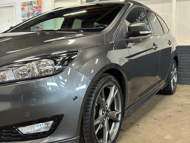 Ford Focus Wagon 1.0 ST-Line DISTR. VV