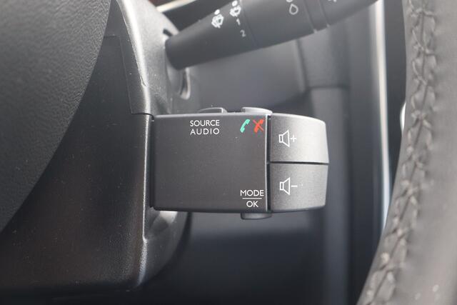 Renault Clio 0.9 TCe Limited NL. Auto Airco I Cruise I Tel. Bluetooth