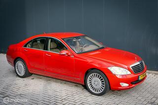 MERCEDES-BENZ S-KLASSE 350 Prestige Magmarot 1/2 stuks