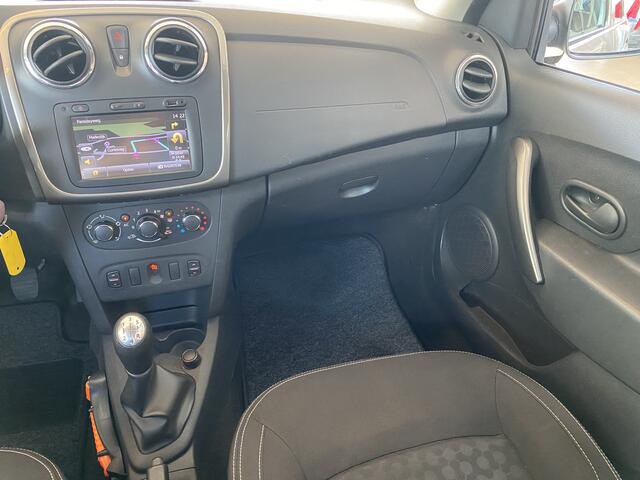 Dacia Sandero 0.9 TCe Laur�ate,Navigatie,Airco,Elektrischpakket,Trekhaak,Bleutooth,Radio Cd/Mp-3 Speler,15 Inch Lmv