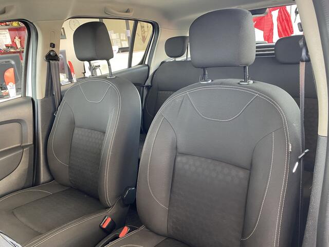 Dacia Sandero 0.9 TCe Laur�ate,Navigatie,Airco,Elektrischpakket,Trekhaak,Bleutooth,Radio Cd/Mp-3 Speler,15 Inch Lmv