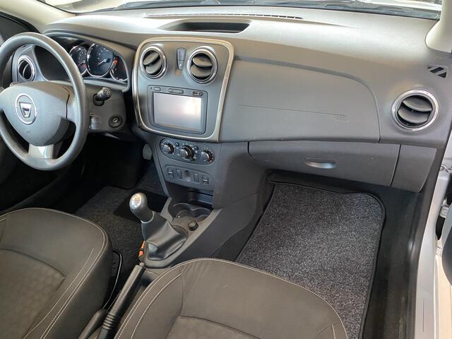 Dacia Sandero 0.9 TCe Laur�ate,Navigatie,Airco,Elektrischpakket,Trekhaak,Bleutooth,Radio Cd/Mp-3 Speler,15 Inch Lmv